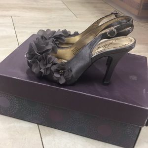 Nordstrom dressy heel (Platinum BP) w/ flower!